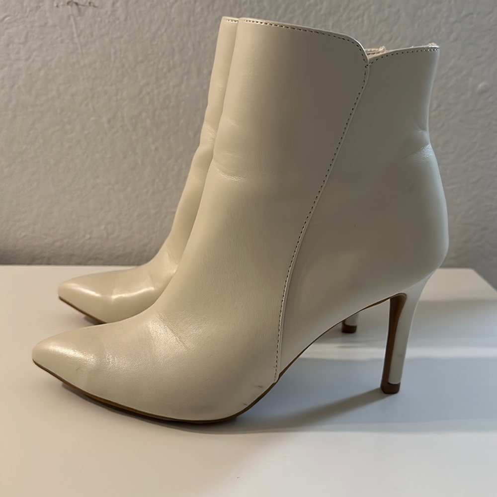 Nine west , ankle booties cream